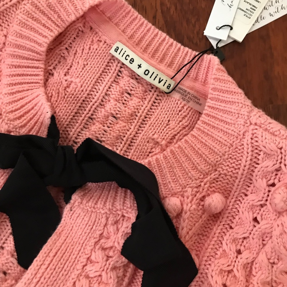 NWT Alice + Olivia Kitty Bow Front Puff Sleeve Sweater Dress XS - Picture 4 of 17